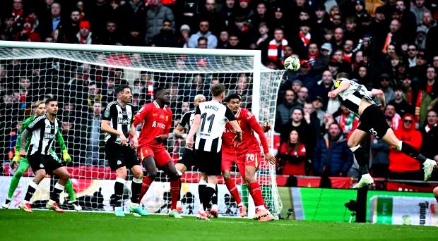 aoa体育体育官方入口-关于纽卡斯尔主场逆袭利物浦，劲取三分的信息