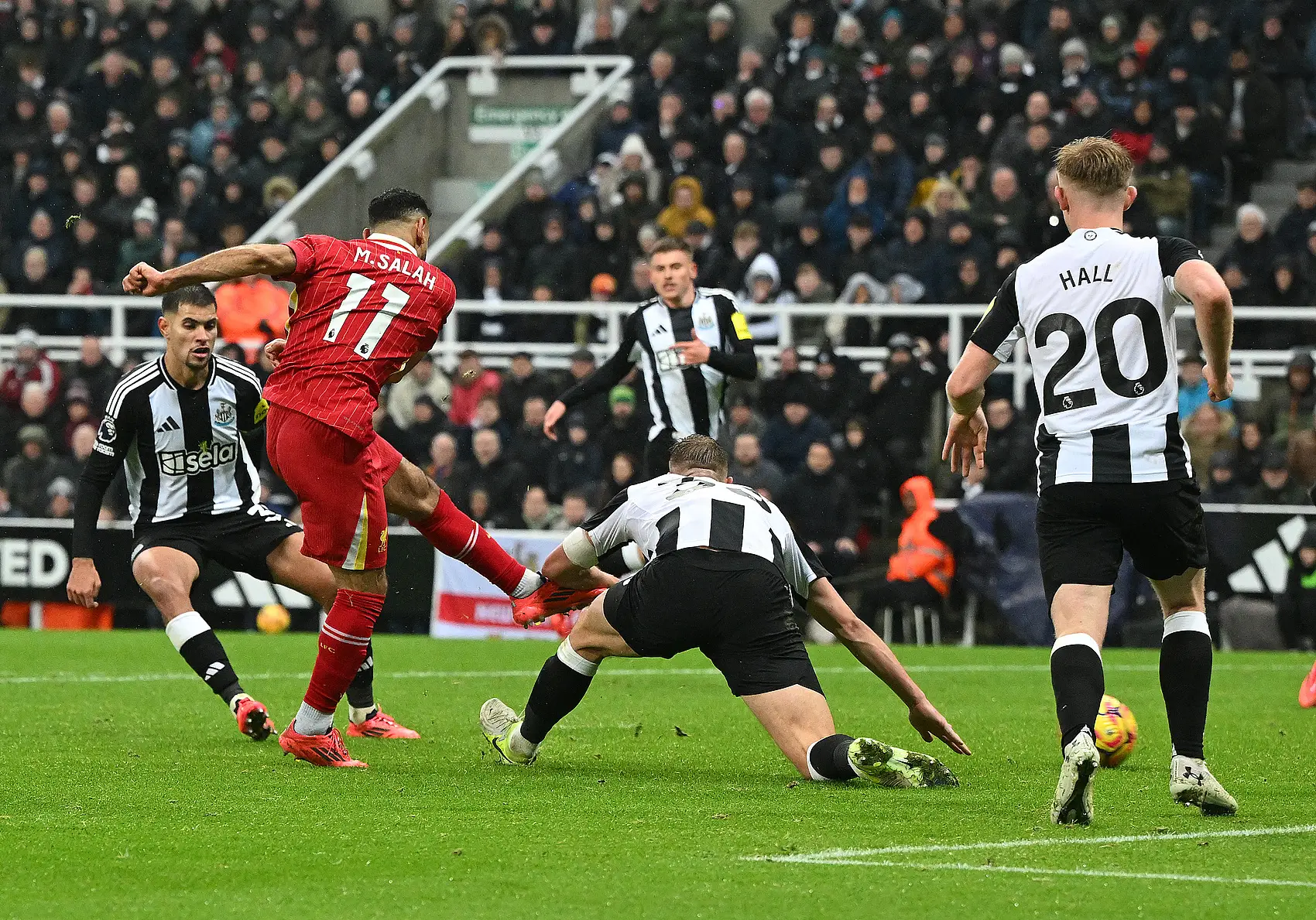 关于纽卡斯尔主场逆袭利物浦,劲取三分的信息 关于纽卡斯尔主场逆袭利物浦,劲取三分的信息