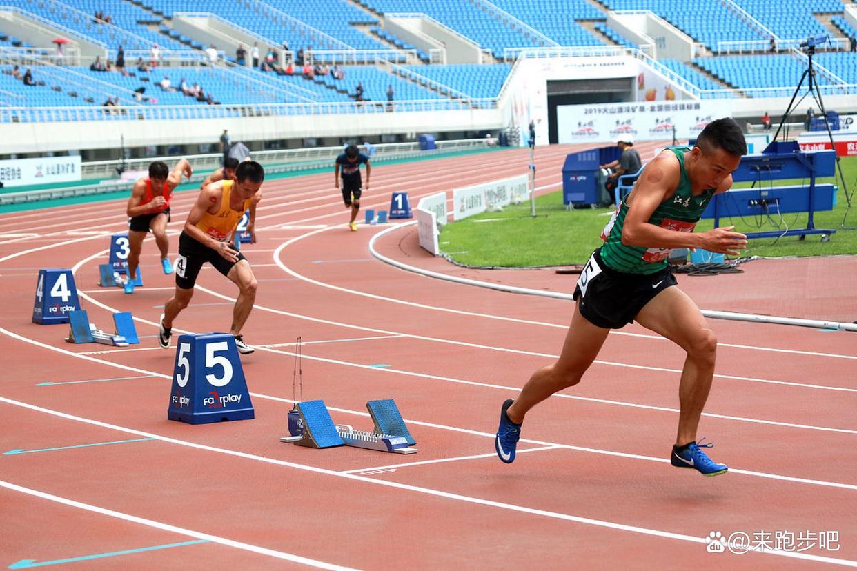 快跑PK大赛拉开序幕，速度与耐力之争的简单介绍