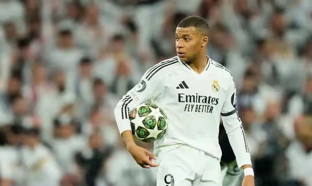 皇马宣布签下巴黎圣日耳曼前锋，加强进攻实力的简单介绍