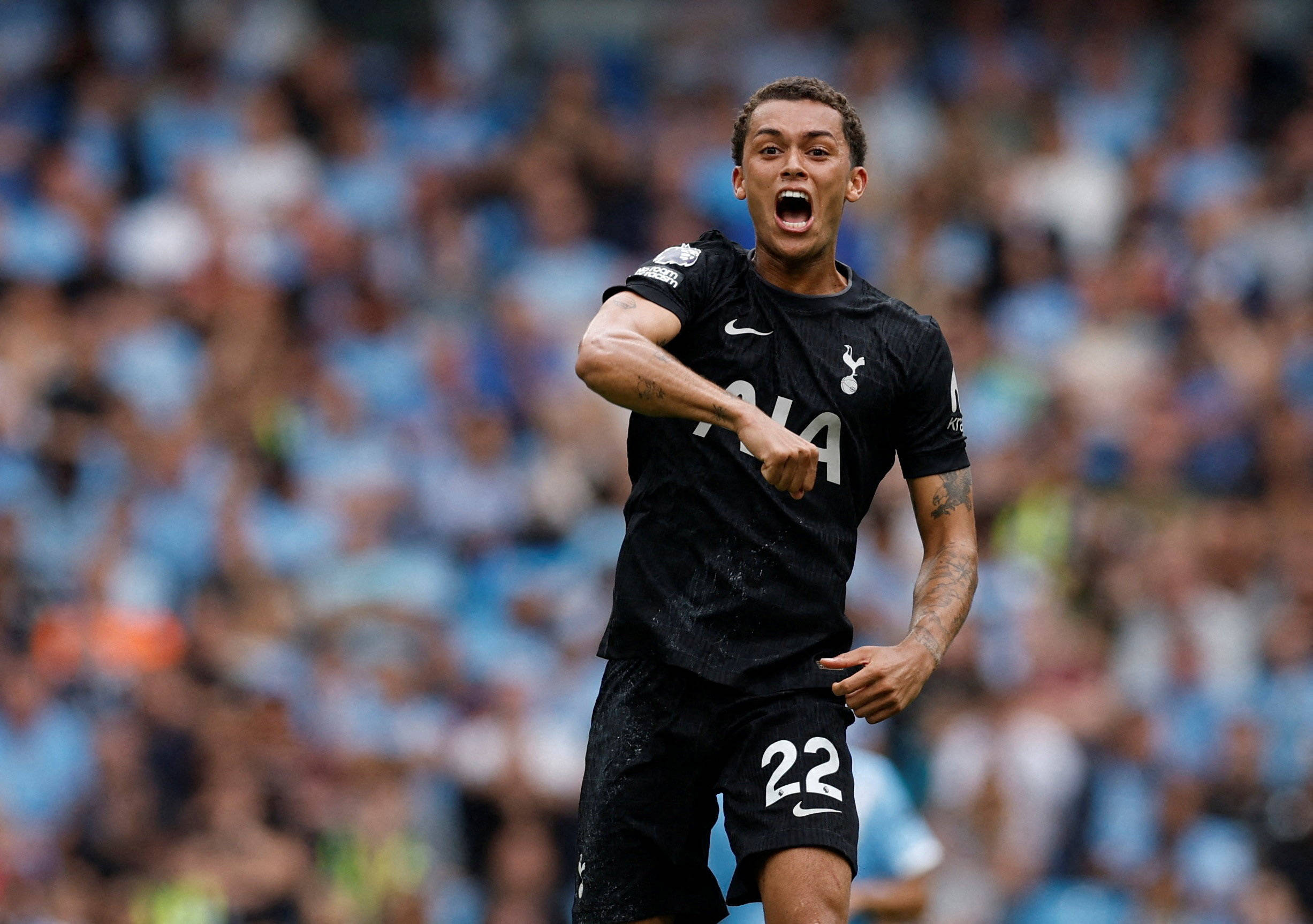 aoa体育体育网页版入口-利兹联主场大胜，锁定欧战资格