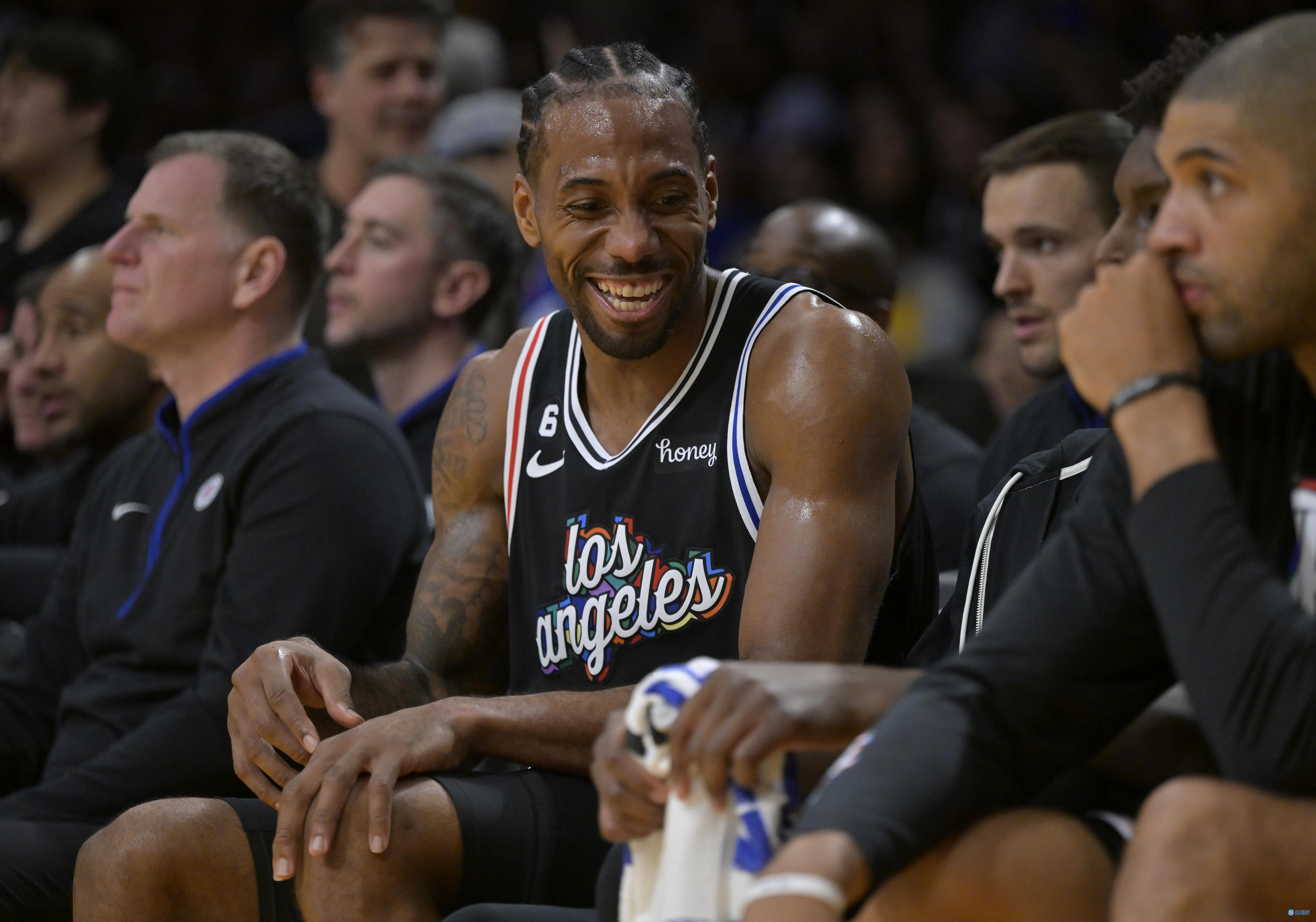 关于快船轻取黄蜂，莱昂纳德再现超神表现的信息