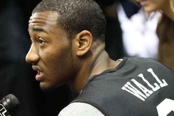 aoa体育体育入口-联盟新秀突出表现，成为焦点