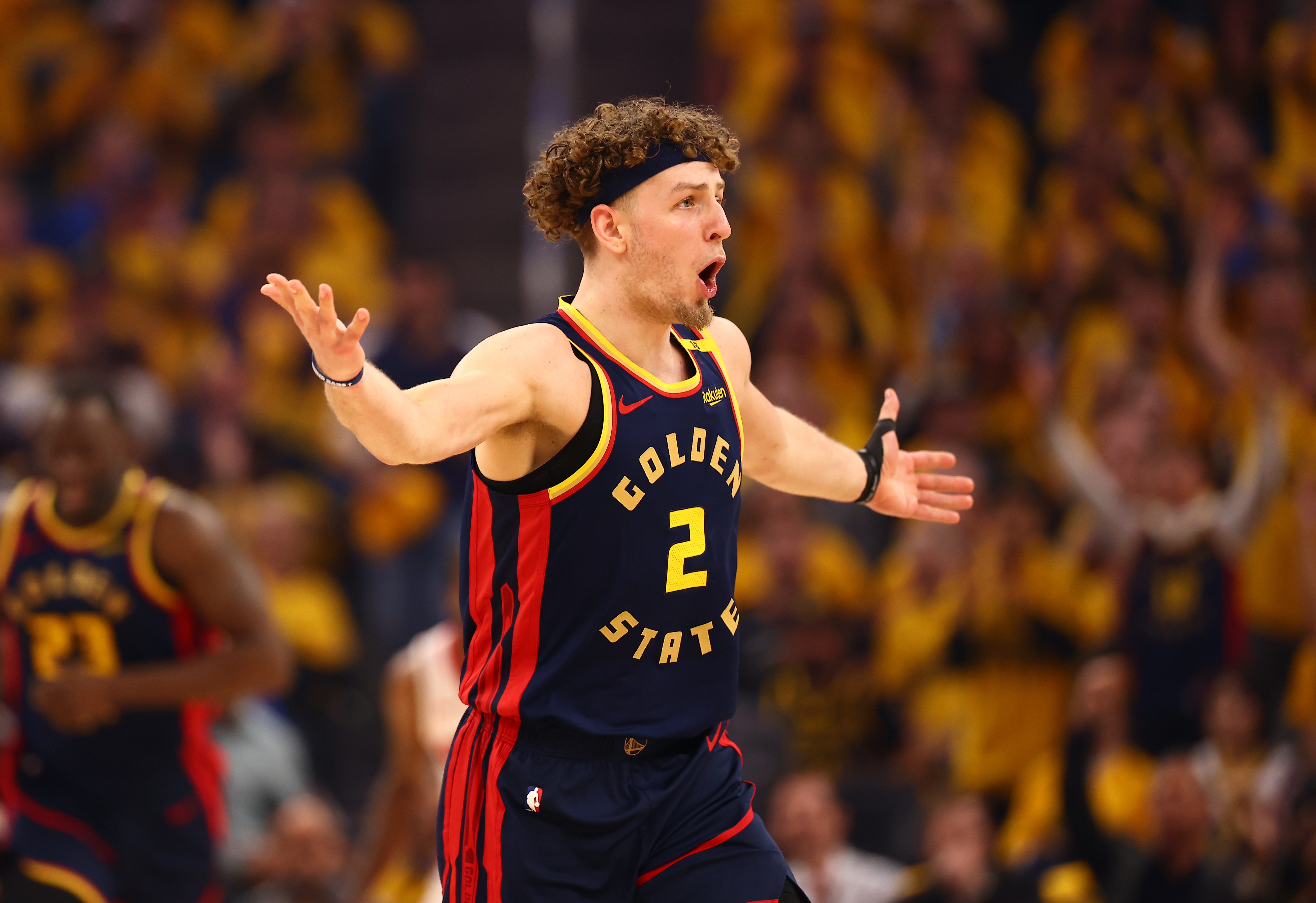 火箭击败黄蜂取得两连胜 火箭击败黄蜂取得两连胜