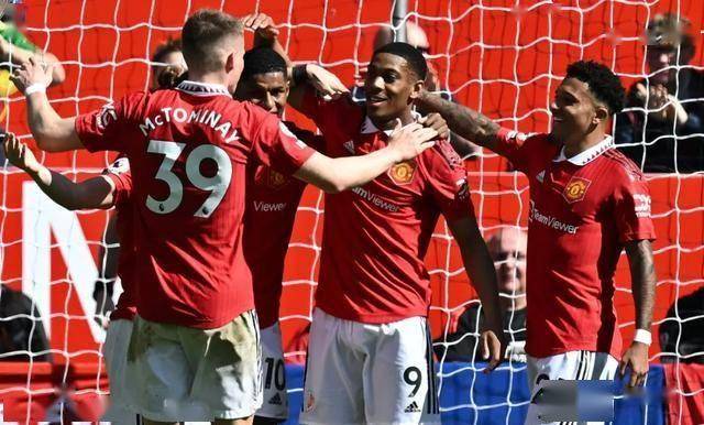 墨西哥球员传威胁球门，助球队取胜