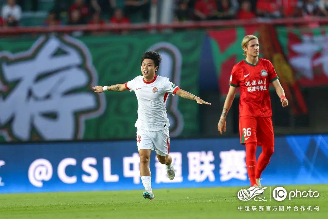 aoa体育体育下载-包含重庆客场战斗获胜，继续追赶前列的词条