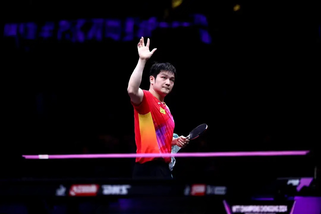 包含重庆客场战斗获胜，继续追赶前列的词条